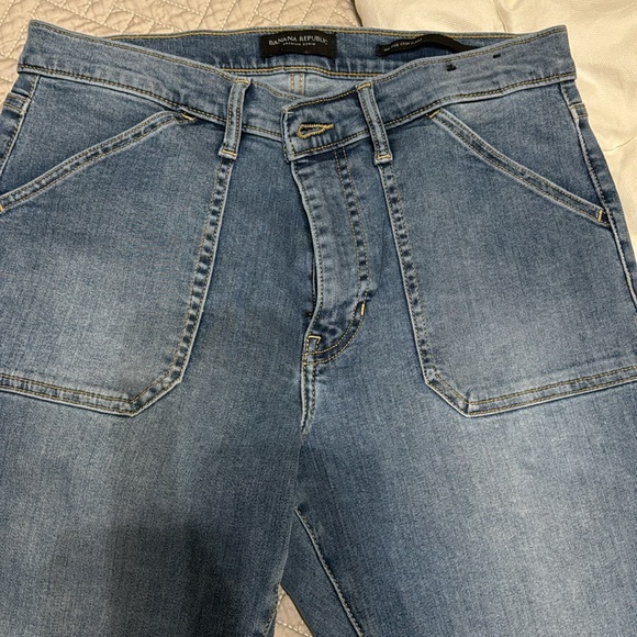 Banana Republic Mid-Rise Crop Flare denim jeans - Picture 2 of 5